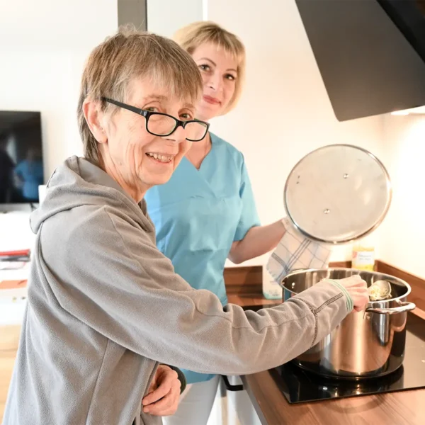 Hauswirtschaft & Verpflegung Leistungen und Angebote fuer Bewohner von Pflege Wohngemeinschaften und Pflegeeinrichtungen