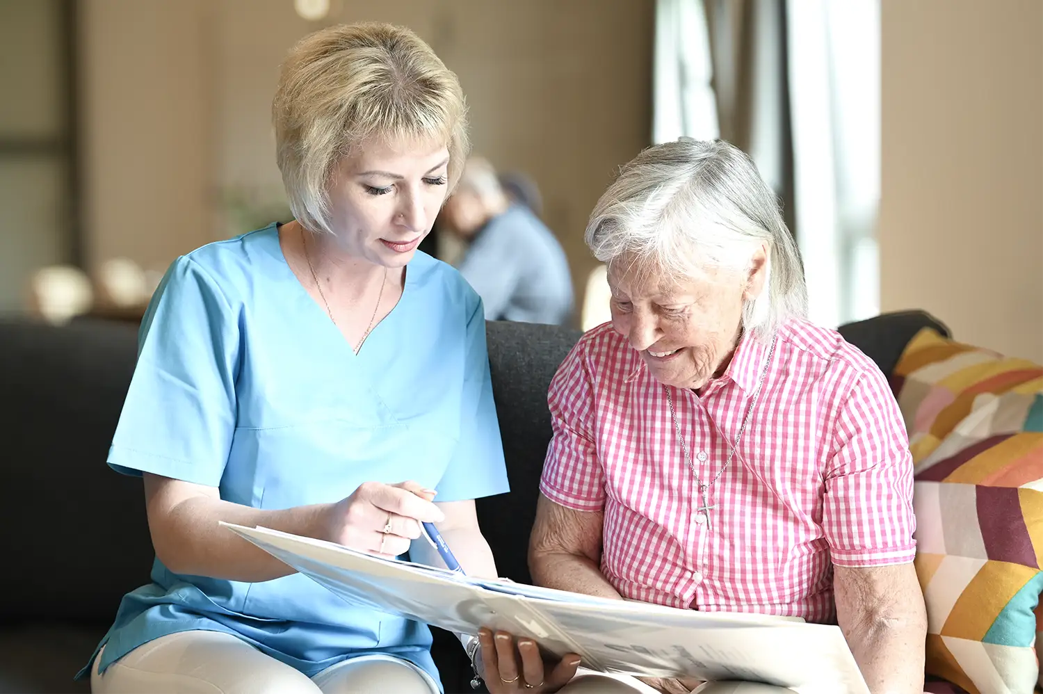 Leistungen einer Senioren Pflege-WGs in Berlin Pflege WG Wohngemeinschaften für Senioren in Berlin Lichtenberg Pflege WG in Lichtenberg Pflege WG in Schöneberg
